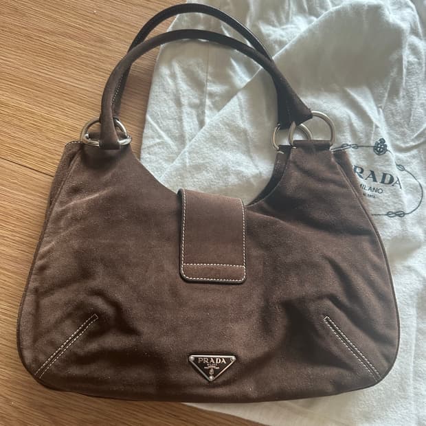 PRADA 스웨이드 브라운 숄더백