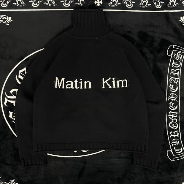 마뗑킴 백로고 하이넥 니트 집업 (m)