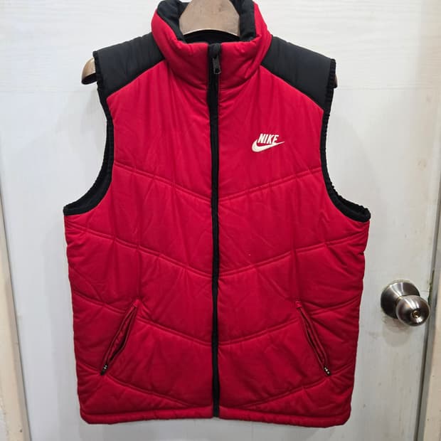 105,XL)) NIKE 나이키 조끼 패딩!~ 예쁜 레드 & 블랙 색상
