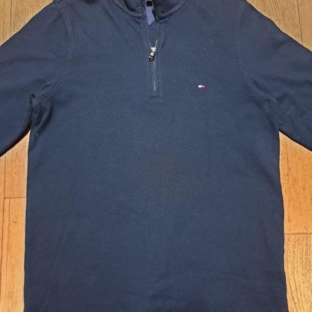 타미힐피거 반집업 긴팔티 90~95 사이즈입니다