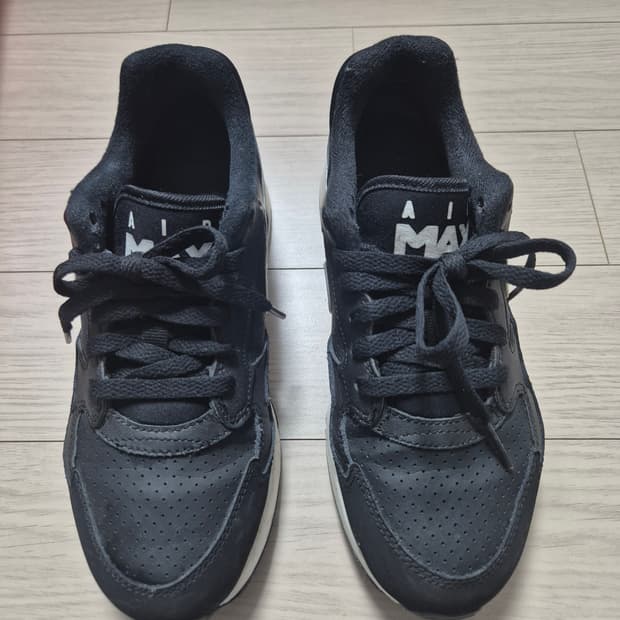 나이키 에어맥스 ST 235