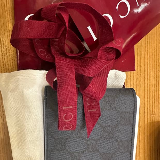 구찌 남성 반지갑 새거 팔아용