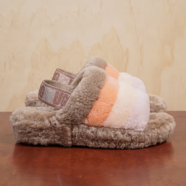 어그 플러프 슬라이드 샌들