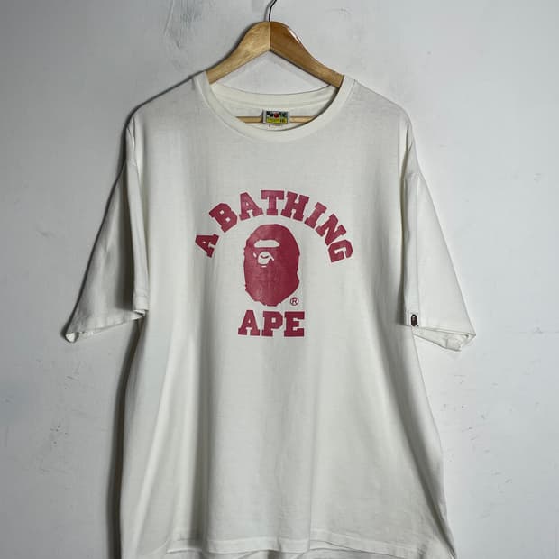 BAPE 베이프 화이트 반팔 티셔츠 레드 로고