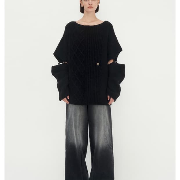 트리밍버드 Sleeve Slit Boat Neck Knit 한소희니트