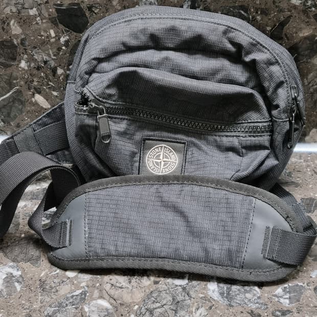 스톤아일랜드 하네스 벨트백