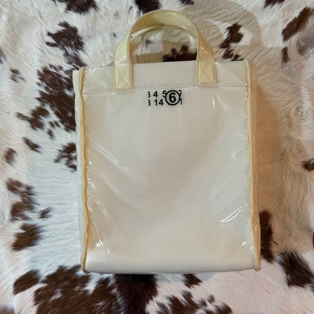 마르지엘라 MM6 pvc 스펀지 토트백 판매합니다