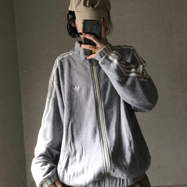 아디다스 그레이 오버핏 삼선 면집업