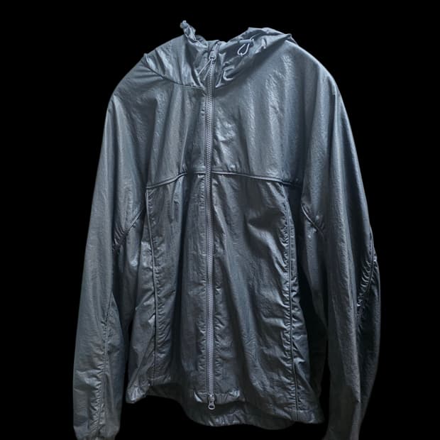 무신사스탠다드 글로시 바람막이