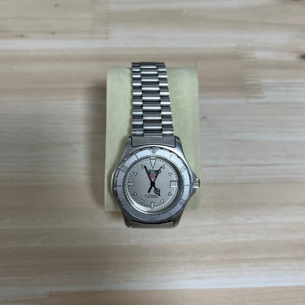 태그호이어 프로페셔널 쿼츠