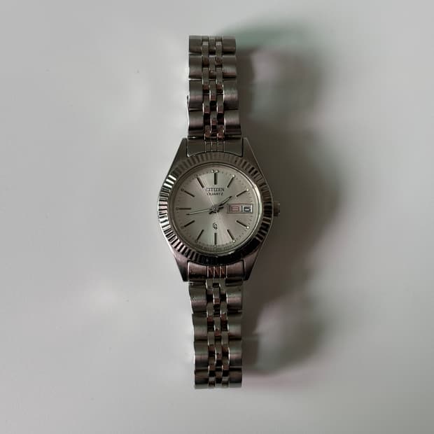 1980년대 CQ 크라운 베젤 실버 쿼츠 여성