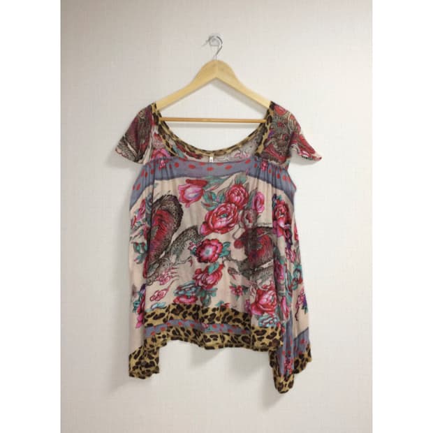 스나오 쿠와하라 에스닉 믹스 탑