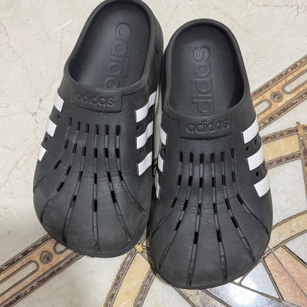 아디다스 아딜렛 블랙