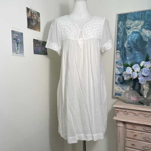 white lace trim mori pocket opc