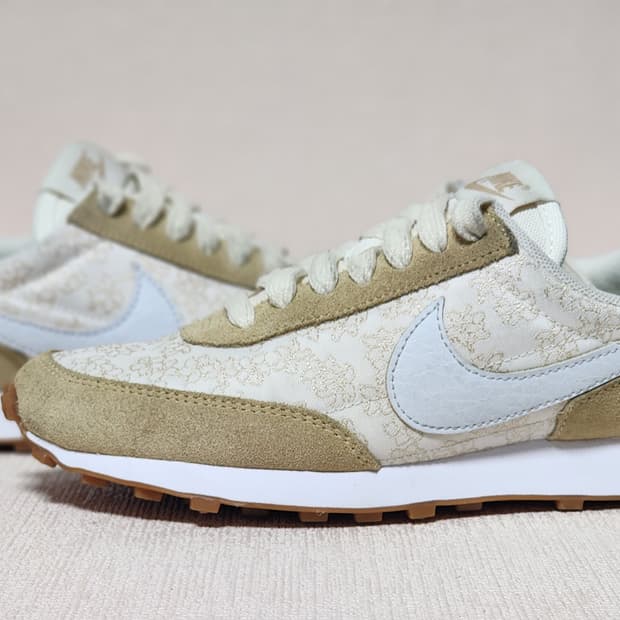 나이키 데이브레이크 아이보리 235mm