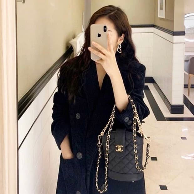 샤넬뷰티 골드체인 퀼팅 크로스 버킷백 기프트백 무배