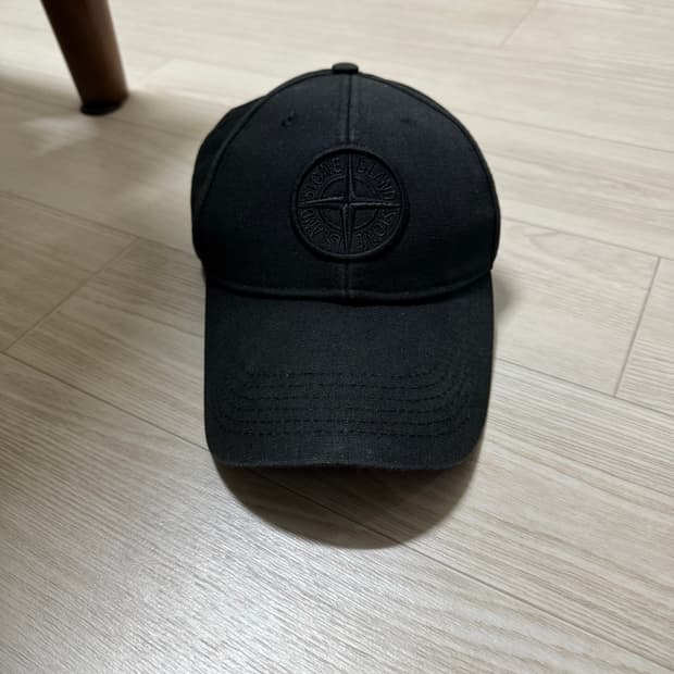 스톤아일랜드 모자 볼캡 판매합니다.