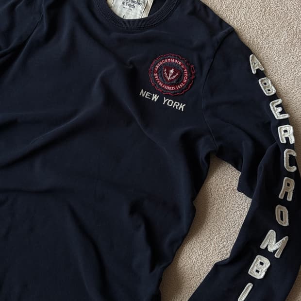 아베크롬비 아플리케 롱슬리브