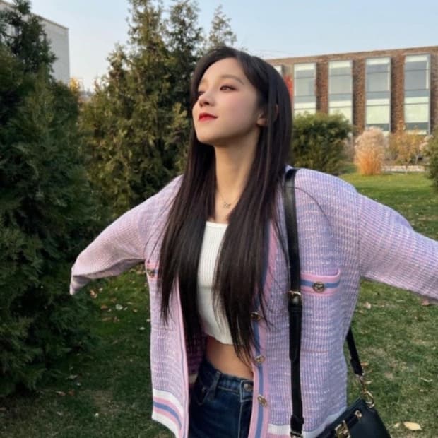 산드로 트위드 이펙트 크롭 가디건