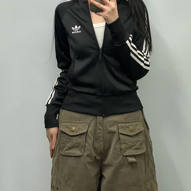 아디다스 유로파 블랙 트랙탑 져지