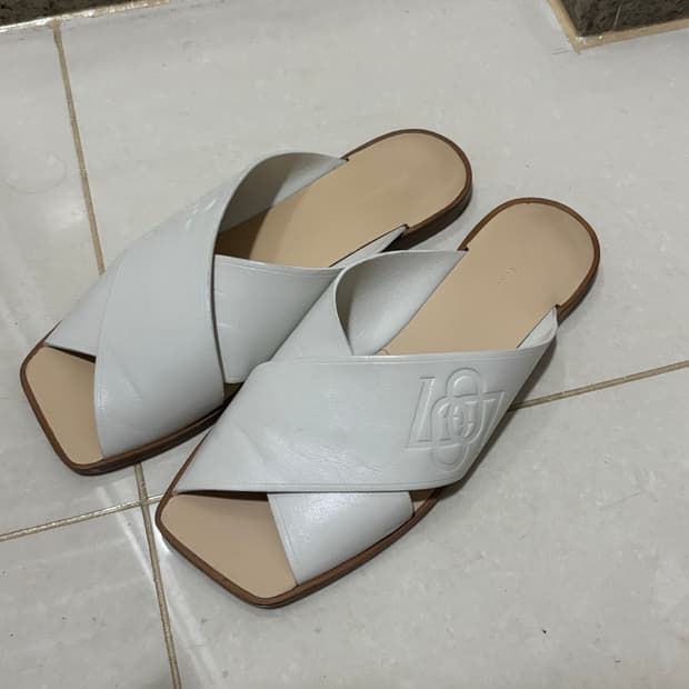 로우클래식 샌들 슬리퍼