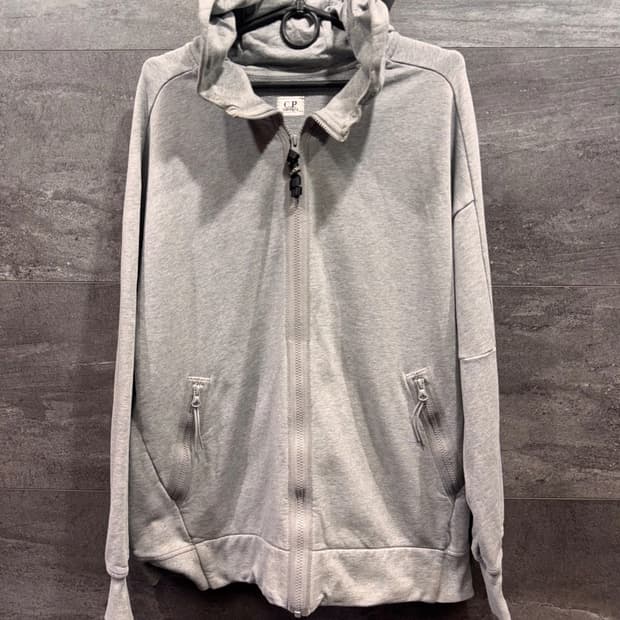 C.P. 컴퍼니 고글 후드 집업