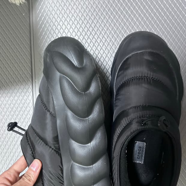 크록스 오버퍼프 쇼티 부츠 블랙