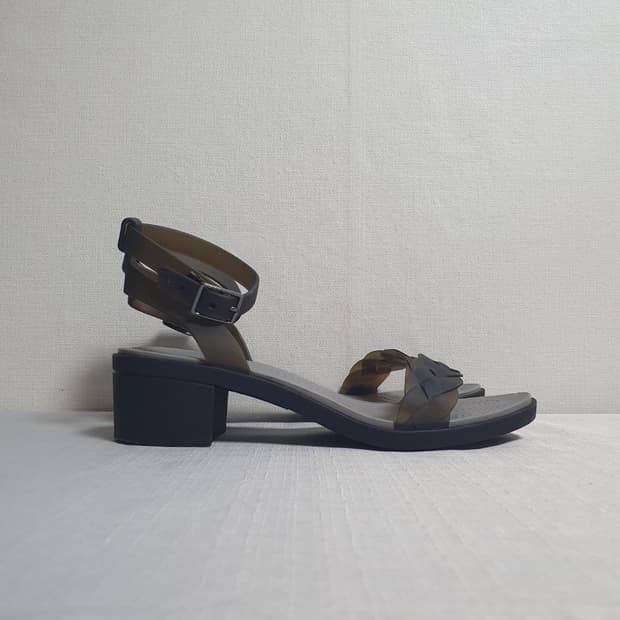 크록스 이자벨라 블록힐 샌들 청키 클리어 블랙 240mm