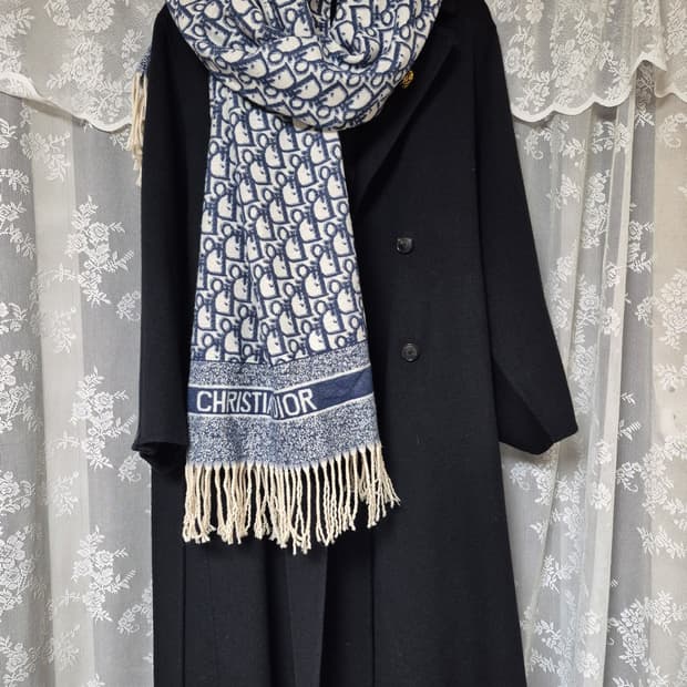 크리스찬디올숄머플러