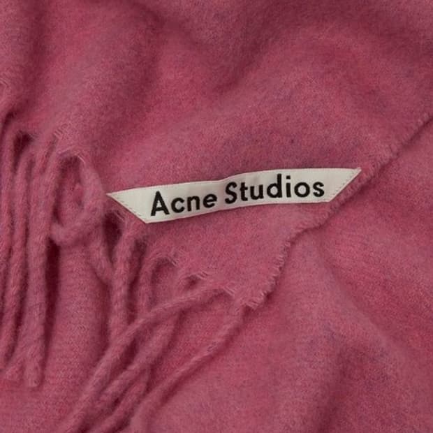 아크네스튜디오 버블검 핑크 머플러 