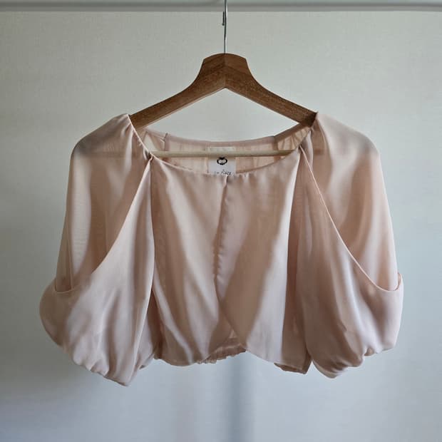 도쿄 편집샵 VOLUME CROPPED  TOP