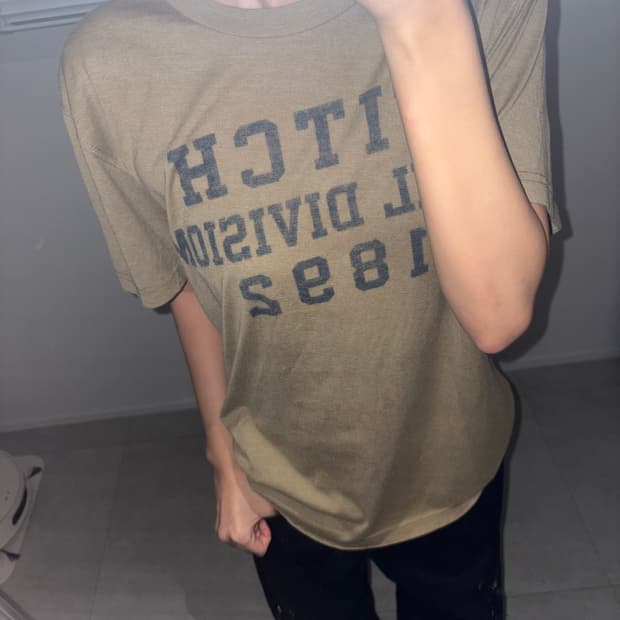 아베크롬비 카키 반팔