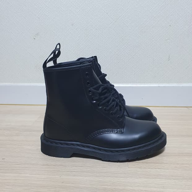 닥터마틴 1460 모노 워커 250