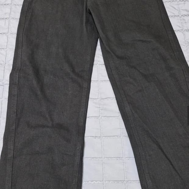 에잇세컨즈 블랙 커브드 데님 팬츠 76