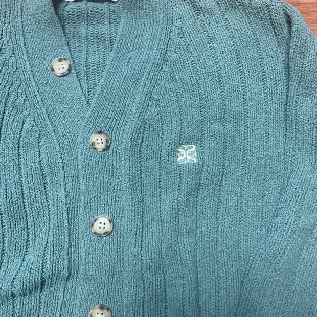 세터 파로 오버 사이즈 부클 가디건 세이지 그린 판매합니다