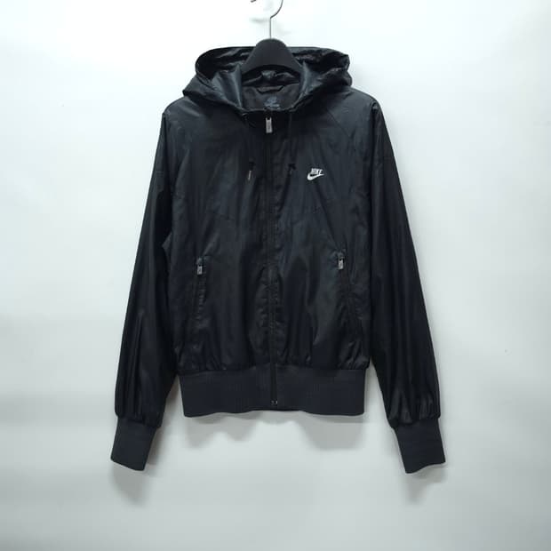 ​나이키 윈드러너 러닝 후드 집업 바람막이 블랙 (S사이즈)