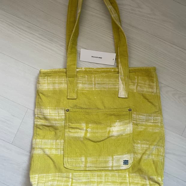 얼반아웃피터스 코듀로이 토트백