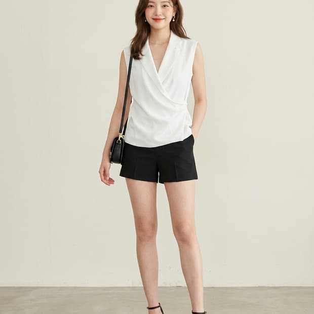 모조에스핀(MOJO.S.PHINE) 화이트 랩스타일 카라 민소매 블라우스