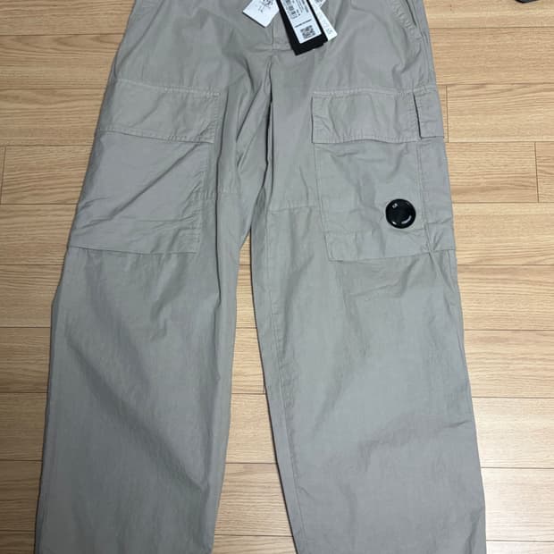 Cp컴퍼니 바지 박스핏 새상품