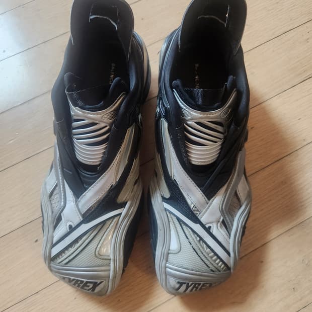 발렌시아가 타이렉스 41사이즈 판매합니다