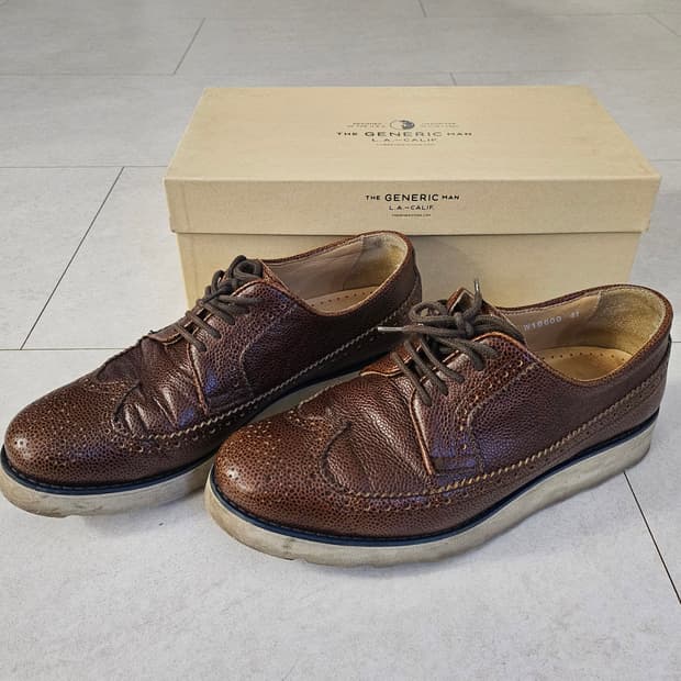 꼼데가르송 x The Generic Man 윙팁로퍼