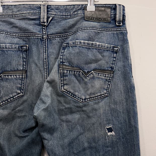 디젤인더스트리 버튼플라이 레귤러핏 데님팬츠