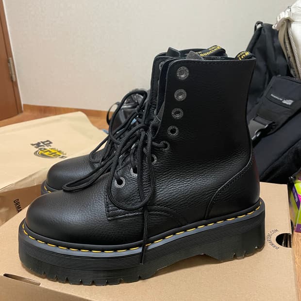 닥터마틴 제이든 3 워커 270