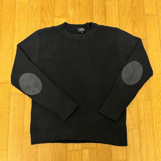 M) A.P.C. 엘보우 패치 니트 