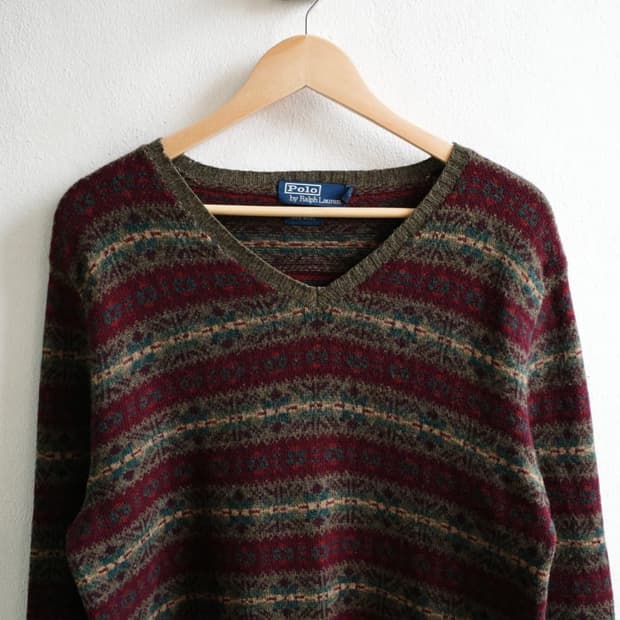 폴로 페어아일 브이넥 니트