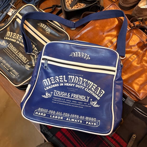 디젤 레더 블루 크로스백 로고 심플
