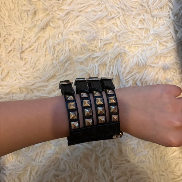 히스테릭 글래머 아카이브 레더팔찌