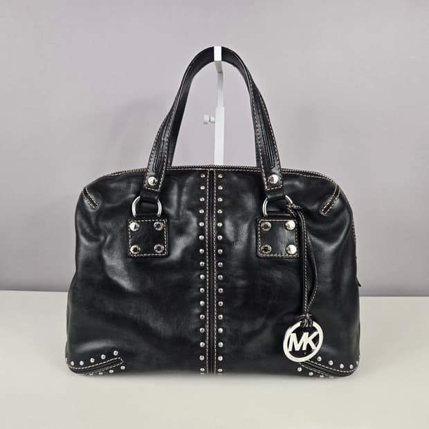 마이클코어스 Asor 아스터 백 스터드 토트백 가방 정품 블랙 은장