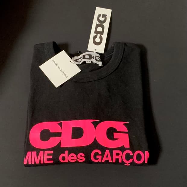 (새상품) 꼼데가르송 CDG 핑크 로고 반팔 티셔츠 M