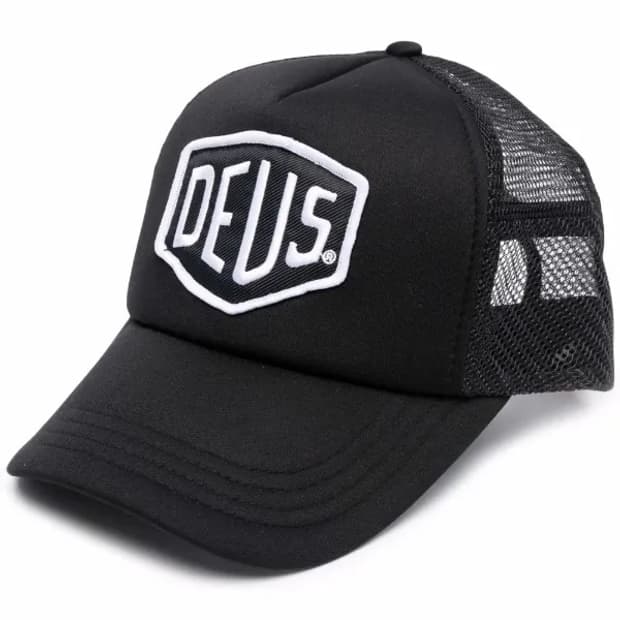 데우스 엑스 마키나 로고 패치 트러커캡